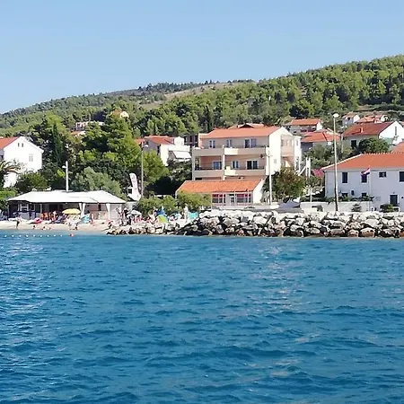 Apartman Arbanija 1122a