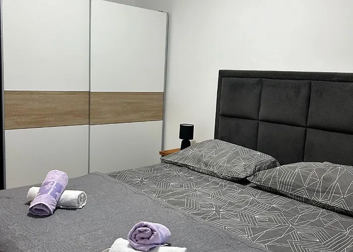 Arbanija 1122a * Trogir