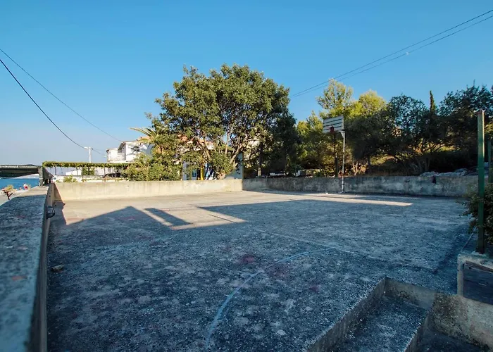 Arbanija 1122a 特罗吉尔