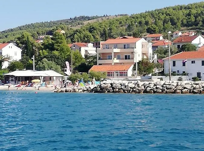 Appartement Arbanija 1122a