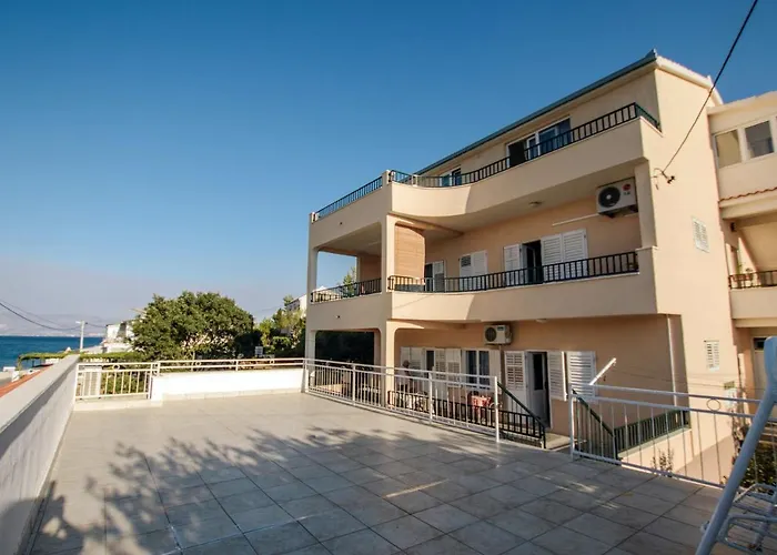 Appartement Arbanija 1122a