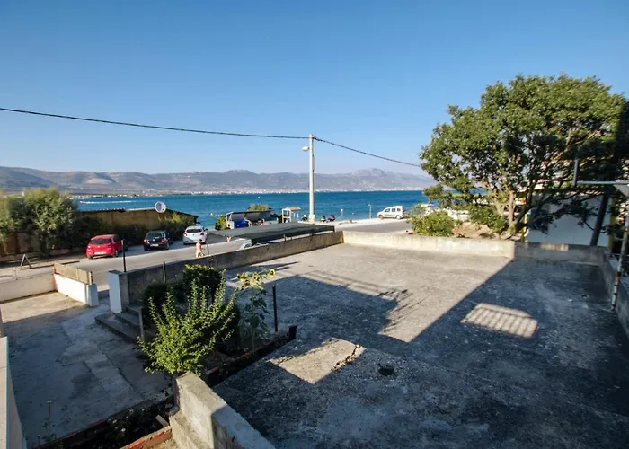 Appartement Arbanija 1122a